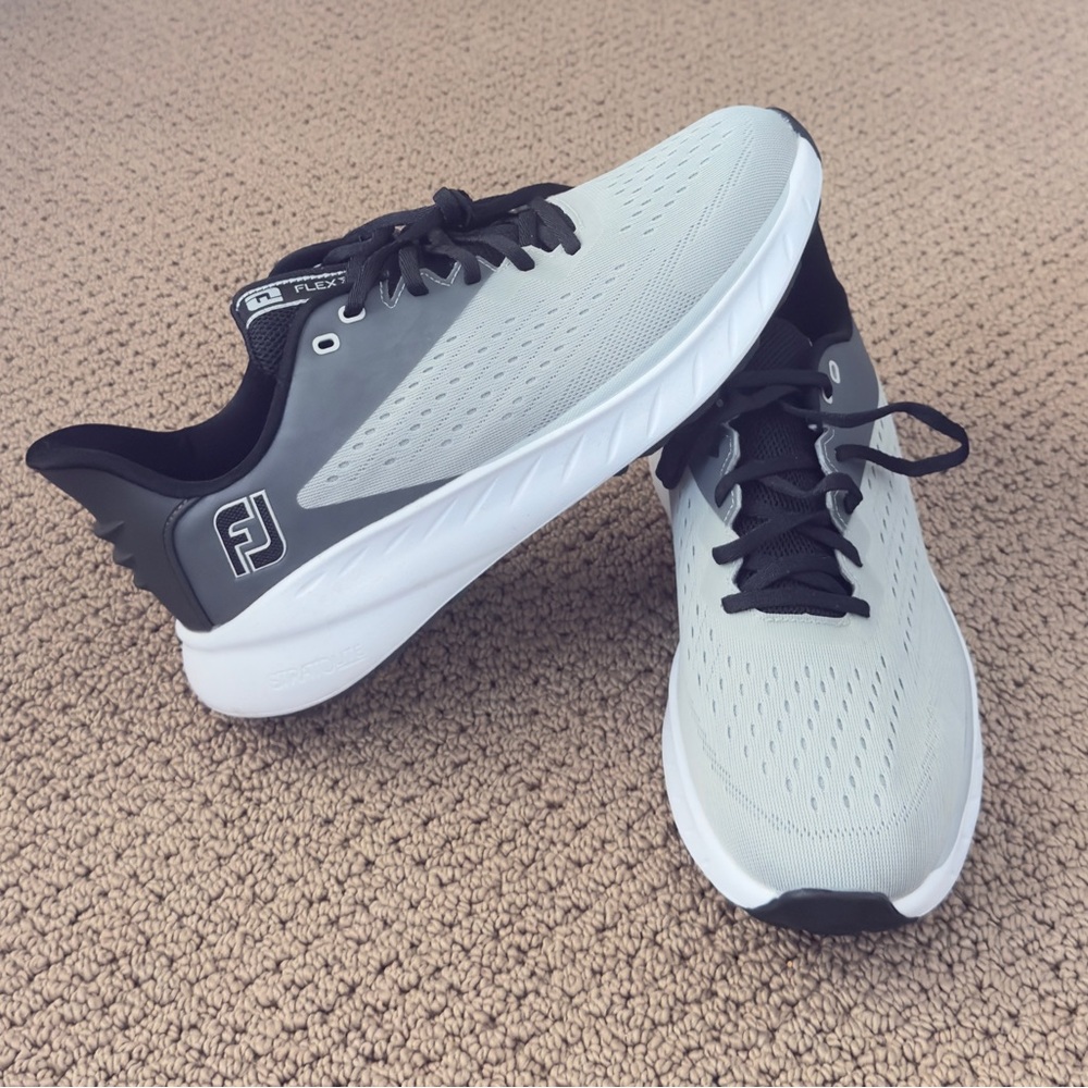 FootJoy FJ Men’s Golf Flex XP Spikeless Shoes Size 9 Wide